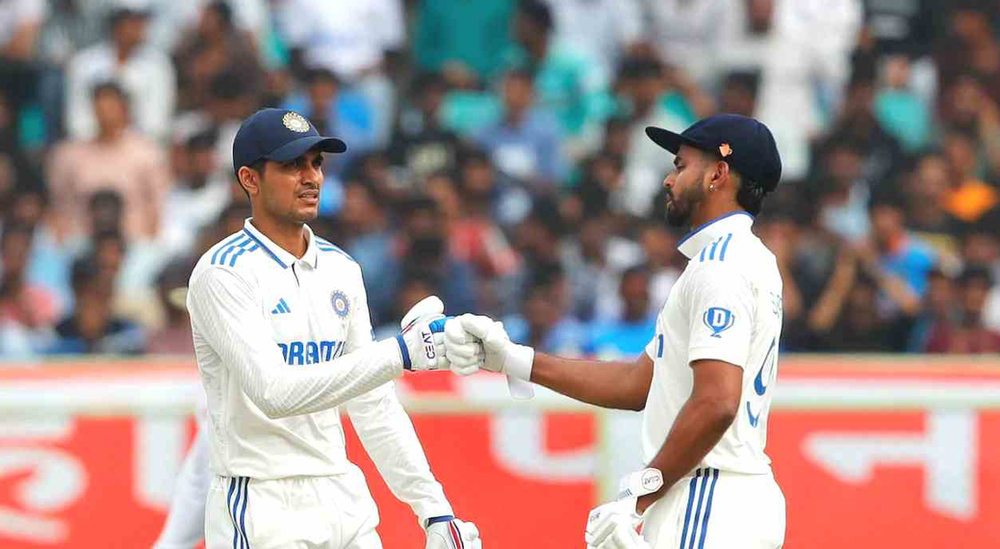 India vs England, 2023-24_ Shubman Gill like to retain his no. 3 slot, Shreyas Iyer likely to be dropped Walking Wicket (Images_ ©BCCI_Twitter)