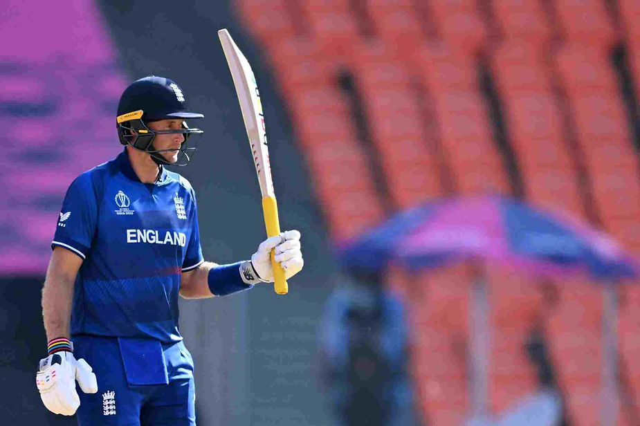 CWC 2023, England vs Bangladesh_ Joe Root raising his bat after scoring half century against Bangladesh _ Walking Wicket (Photo_ ©criccrazyjohns_Twitter)