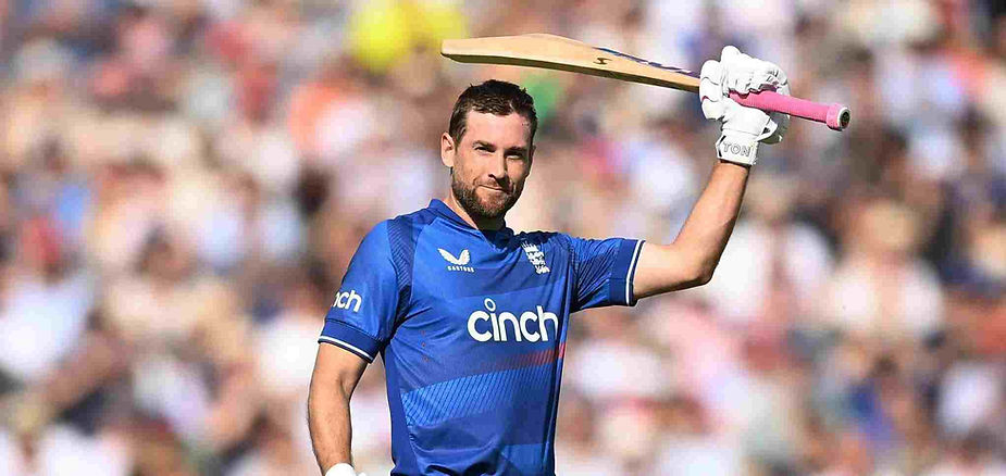 CWC 2023, England vs Bangladesh_ Dawid Malan raising his bat after scoring hundred against Bangladesh _ Walking Wicket (Photo_ ©criccrazyjohns_Twitter)