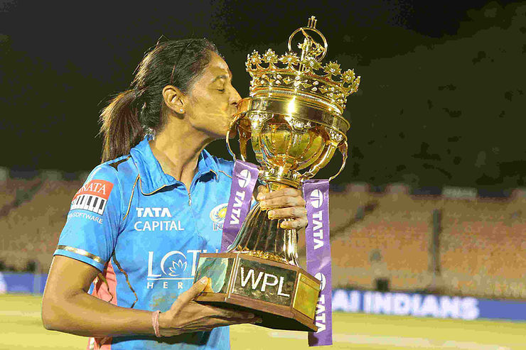 WPL 2023_ Harmanpreet Kaur lead Mumbai Indians Women to WPL Trophy _ Walking Wicket (Images_ ©WPLT20_Twitter)