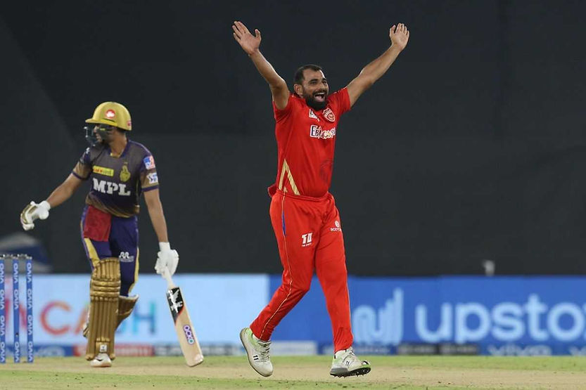 TATA IPL 2022 Auction: Gujarat pick Shami, Ferguson, Roy & Tewatia; Purse of INR 18.85 Cr remains. Mohammed Shami was bought by Gujarat Titans for INR 6.25 crore. (Image ©BCCI)