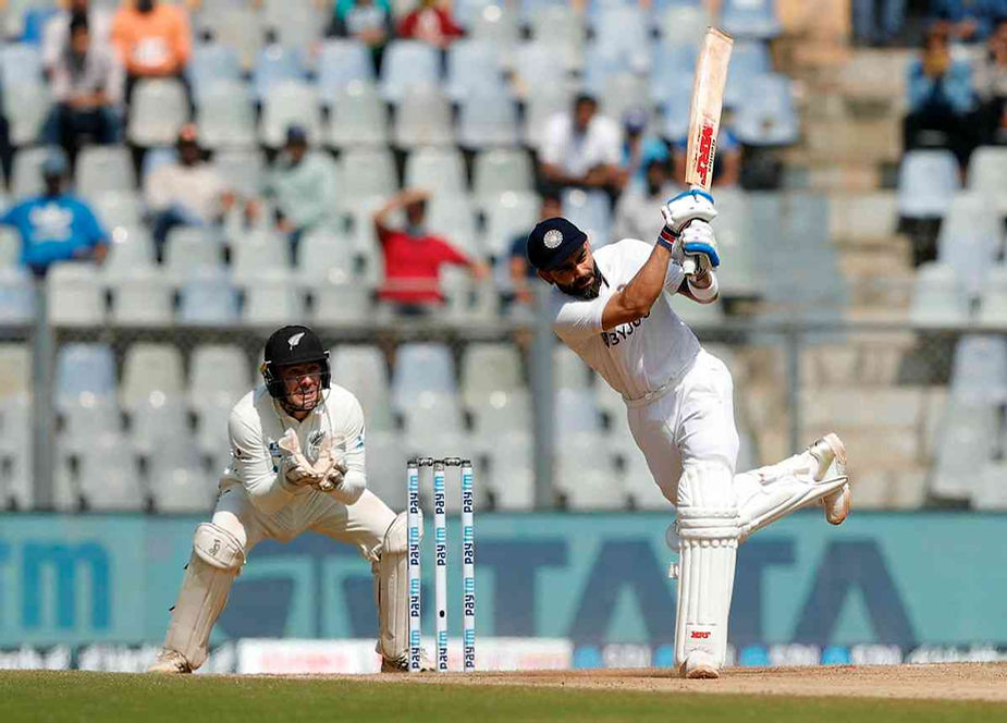Ind vs NZ - 2nd Test, Day 3, Mumbai - Ashwin 3-fer has New Zealand on the mat at 140-5, still 399 behind. Virat Kohli set 540-run target for New Zealand. Virat Kohli playing on the on-side.
