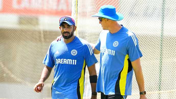 Why is India's bowling coach Morne Morkel not producing results like his predecessor Bharat Arun?